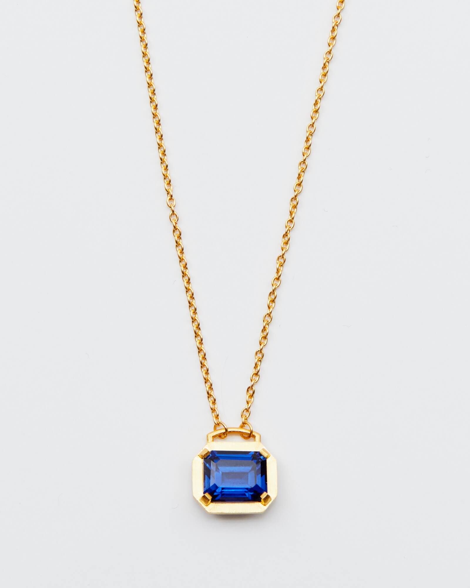How to Style Your Outfit with Gold and Silver Gemstone Necklaces