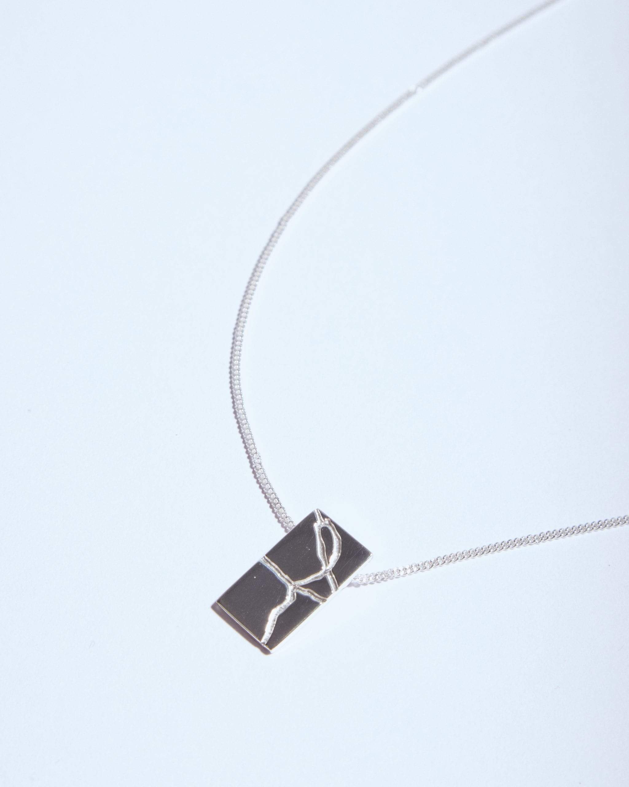 The Significance of Silver Necklaces: Symbolism and Meaning