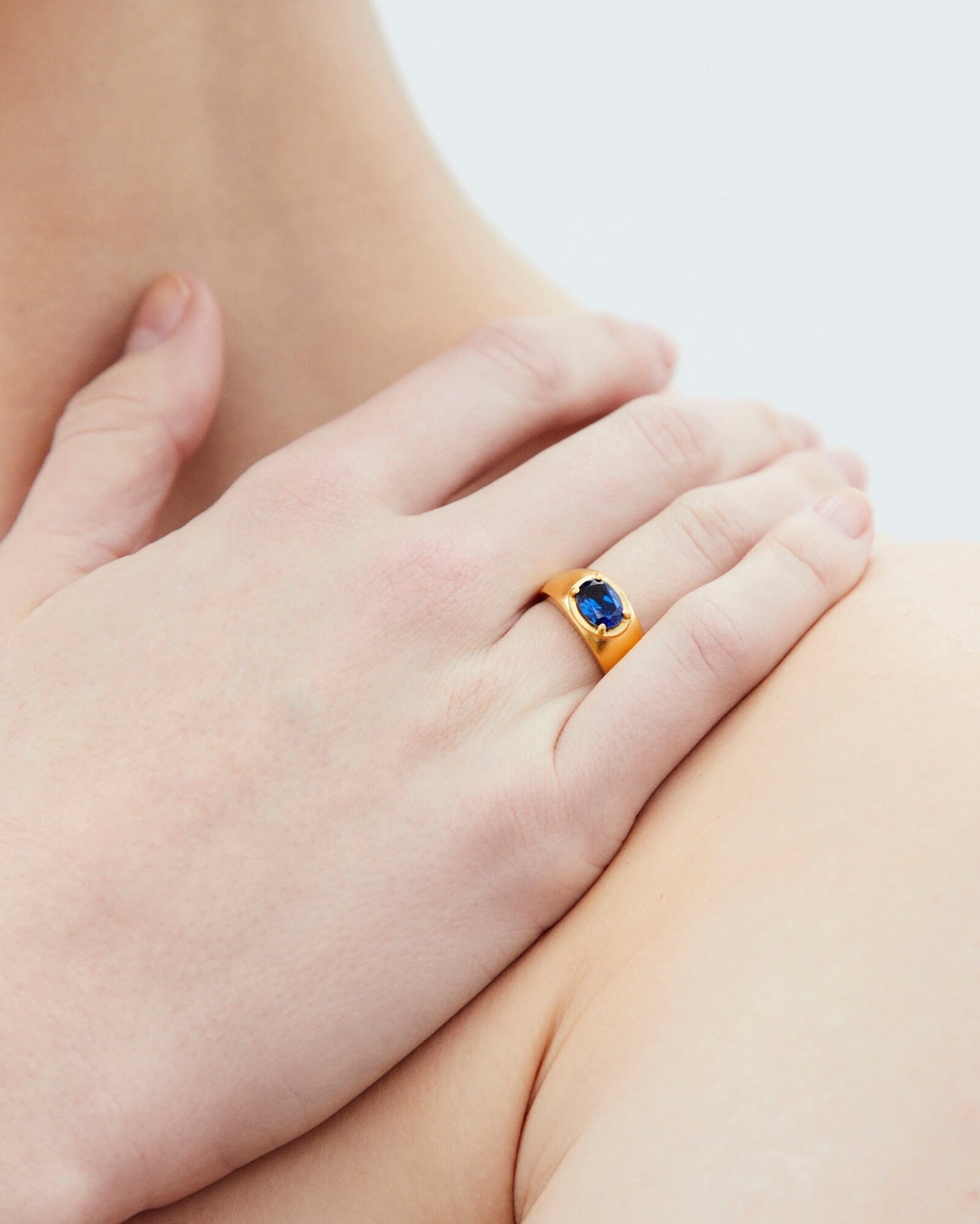 Dear Letterman Amer Sapphire Bold Ring