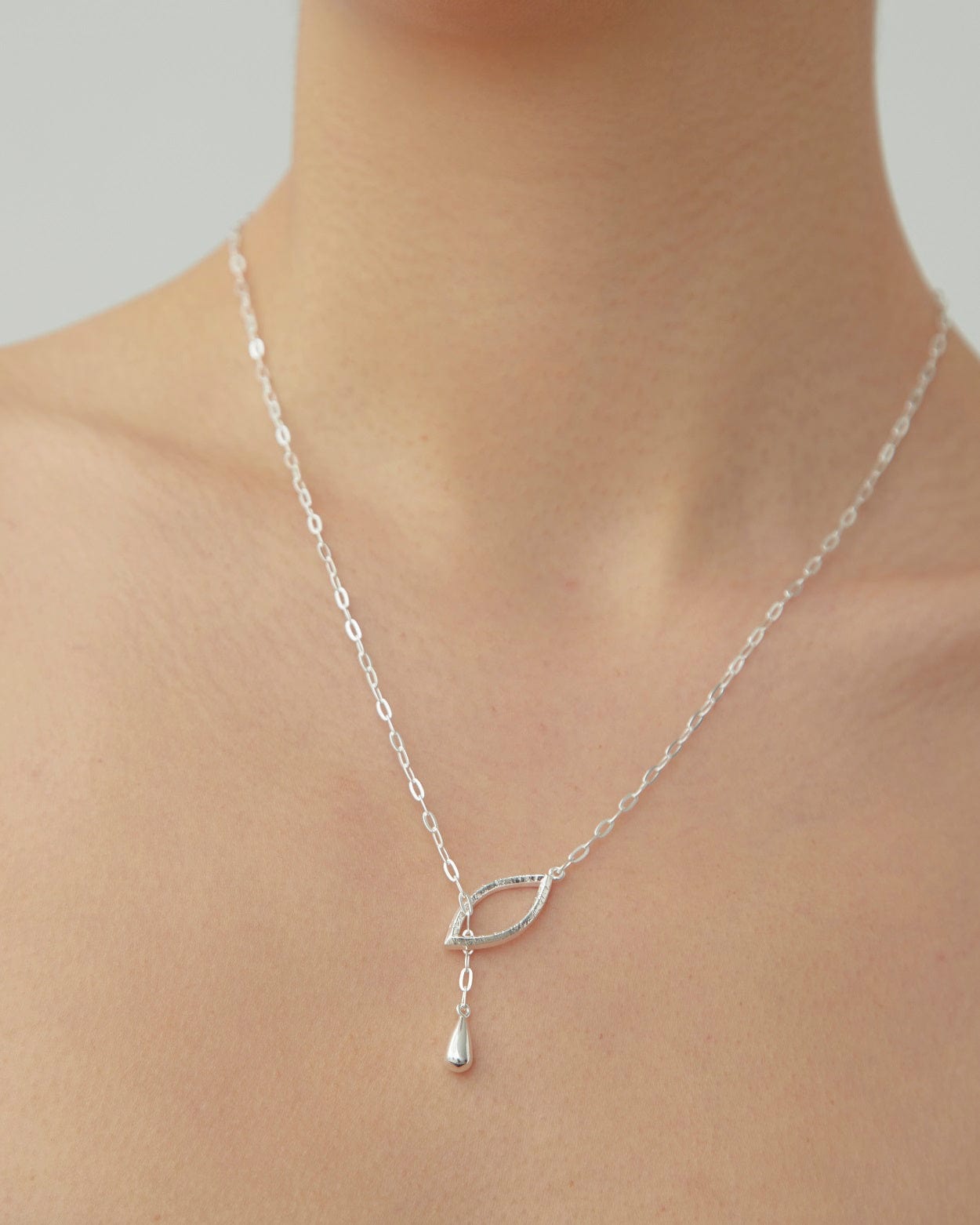 Dear Letterman Necklace Dame Silver Necklace