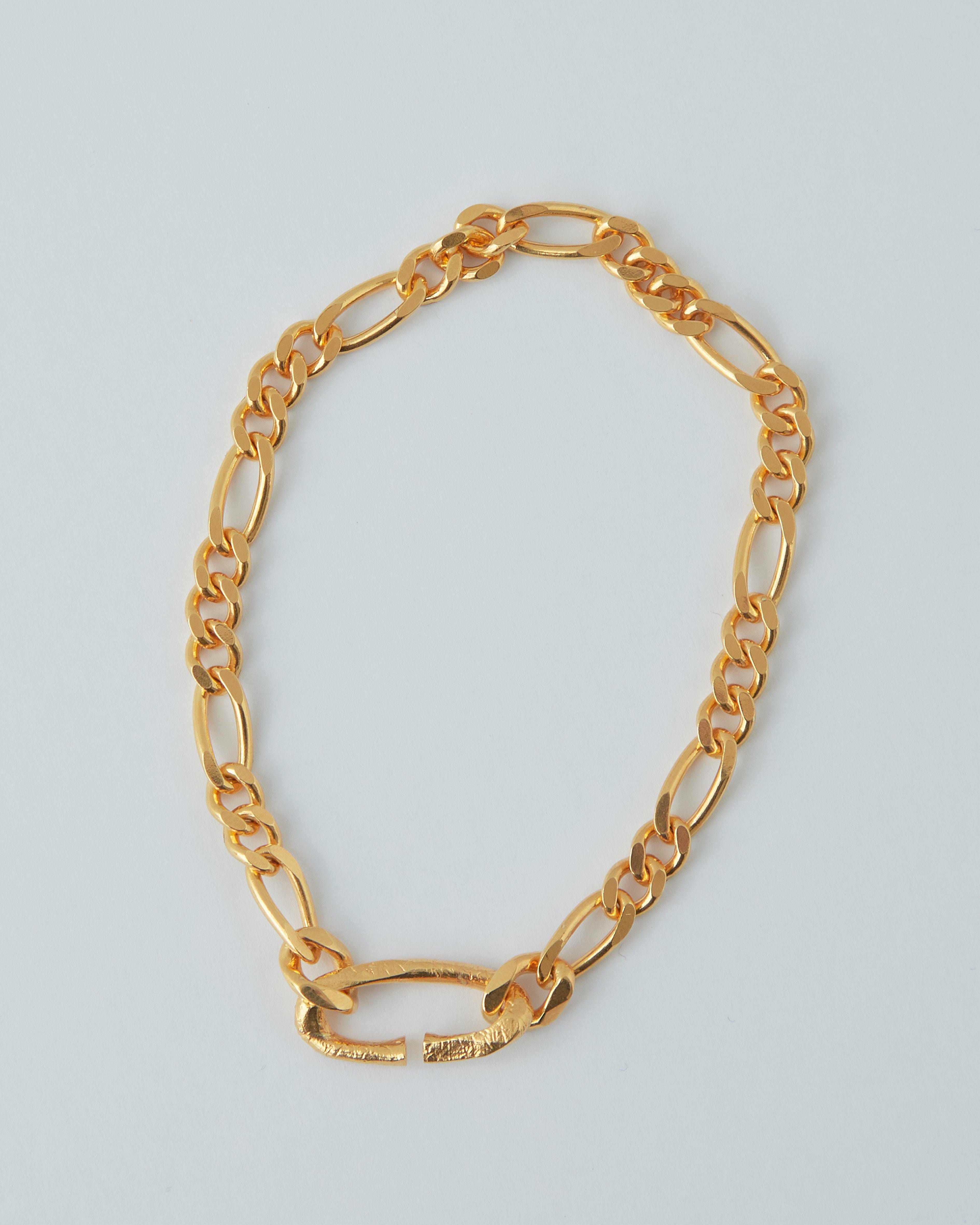 Dear Letterman Bracelet Masir Bold Gold Bracelet