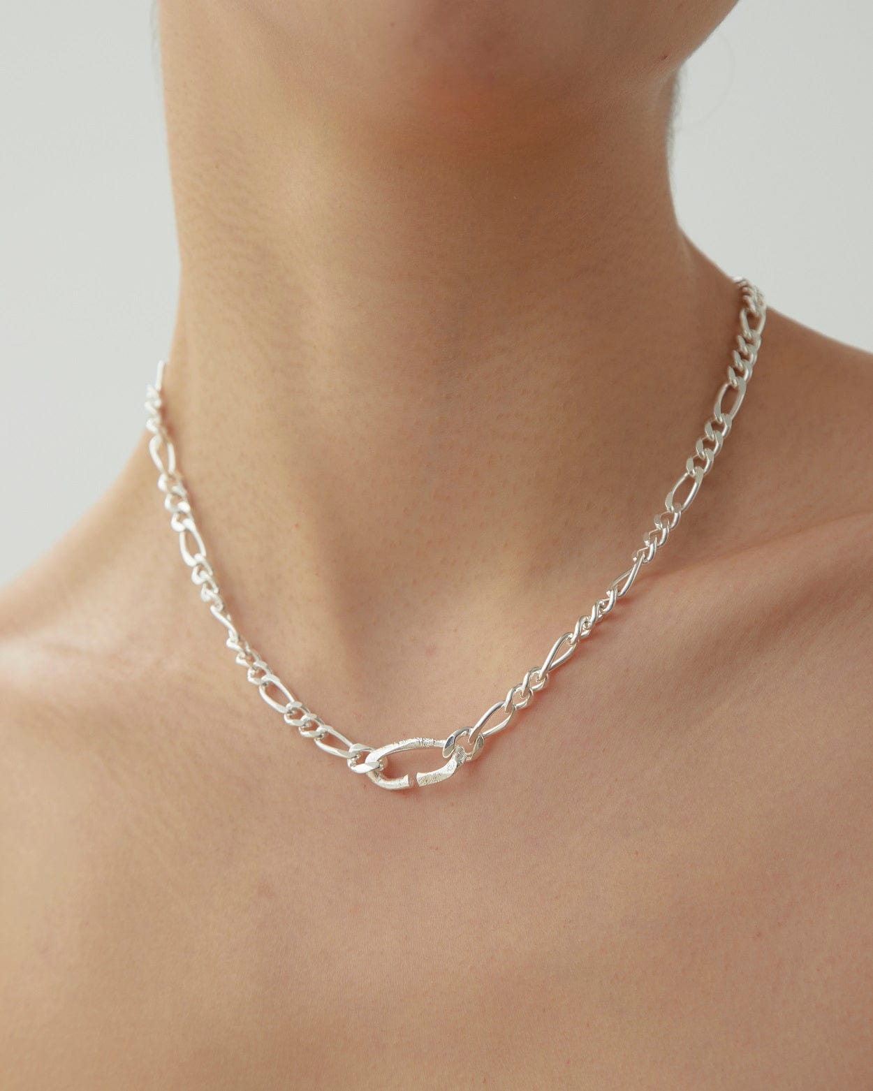 Dear Letterman Necklace Masir Silver Bold Necklace