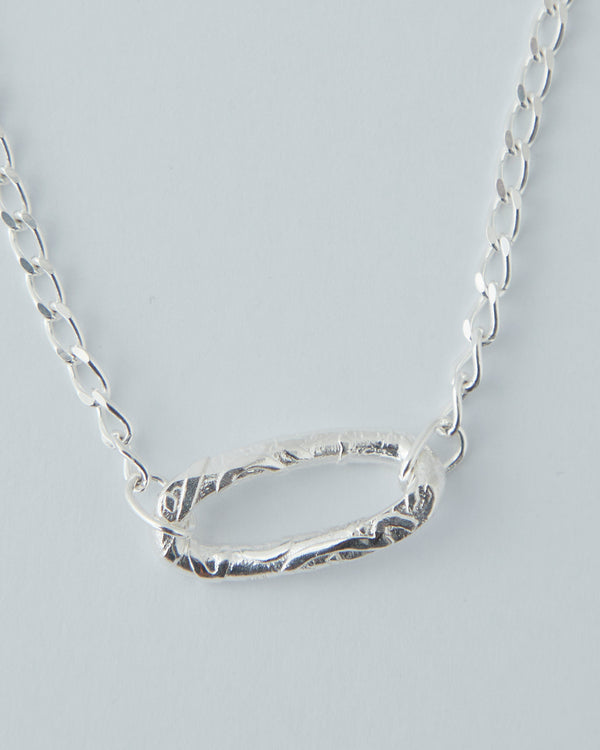 How to Style Your Statement Necklace: Gold vs Silver