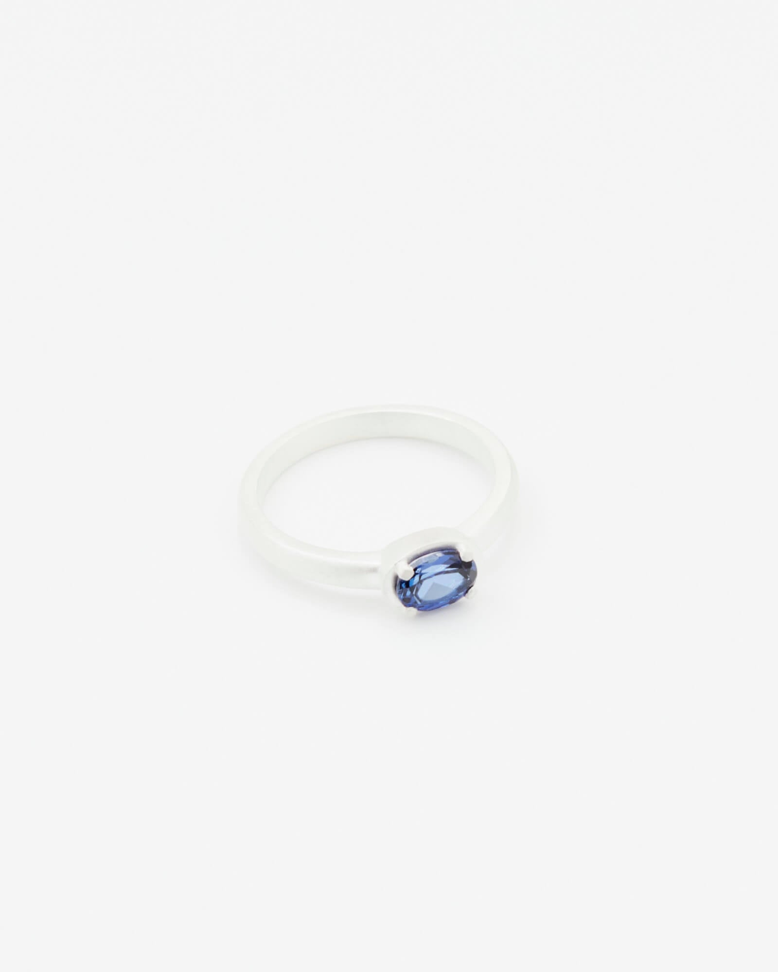Dear Letterman Ring K ( XS ) / Sapphire / 9ct White Gold Amer Sapphire Ring