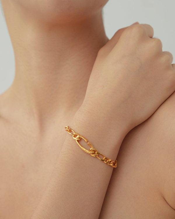 Dear Letterman Bracelet Masir Bold Gold Bracelet